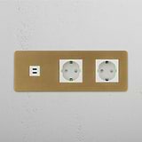 Modulo Robusto Triplo USB 30W & Schuko Doppio in Ottone Antico Bianco per Soluzioni Energetiche Efficaci su Sfondo Bianco