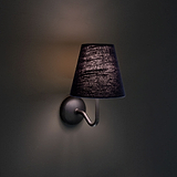 Piccola applique in bronzo con paralume in lino grigio basalto