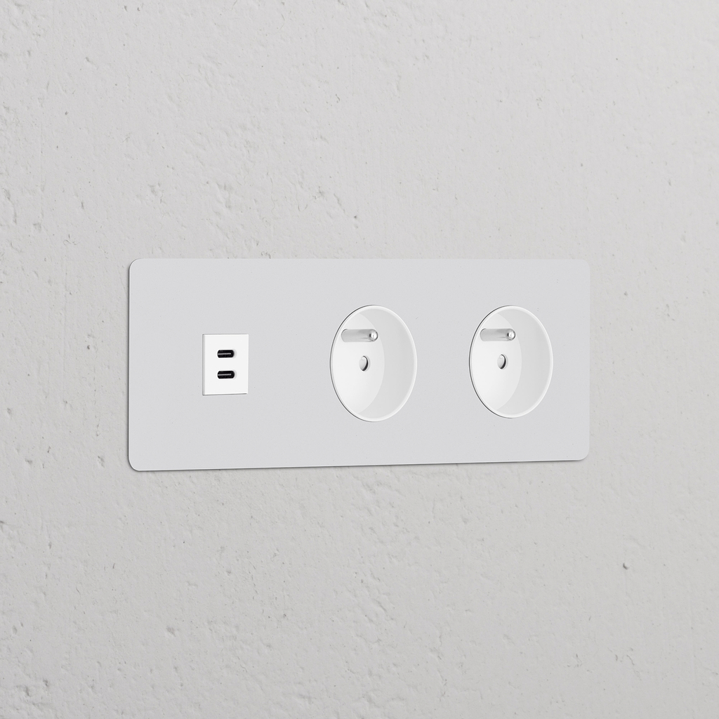 Moduł gniazda USB 30 W i okrągły moduł gniazda francusko/belgijskiego typ E x 2 w potrójnej ramce - Biały do malowania