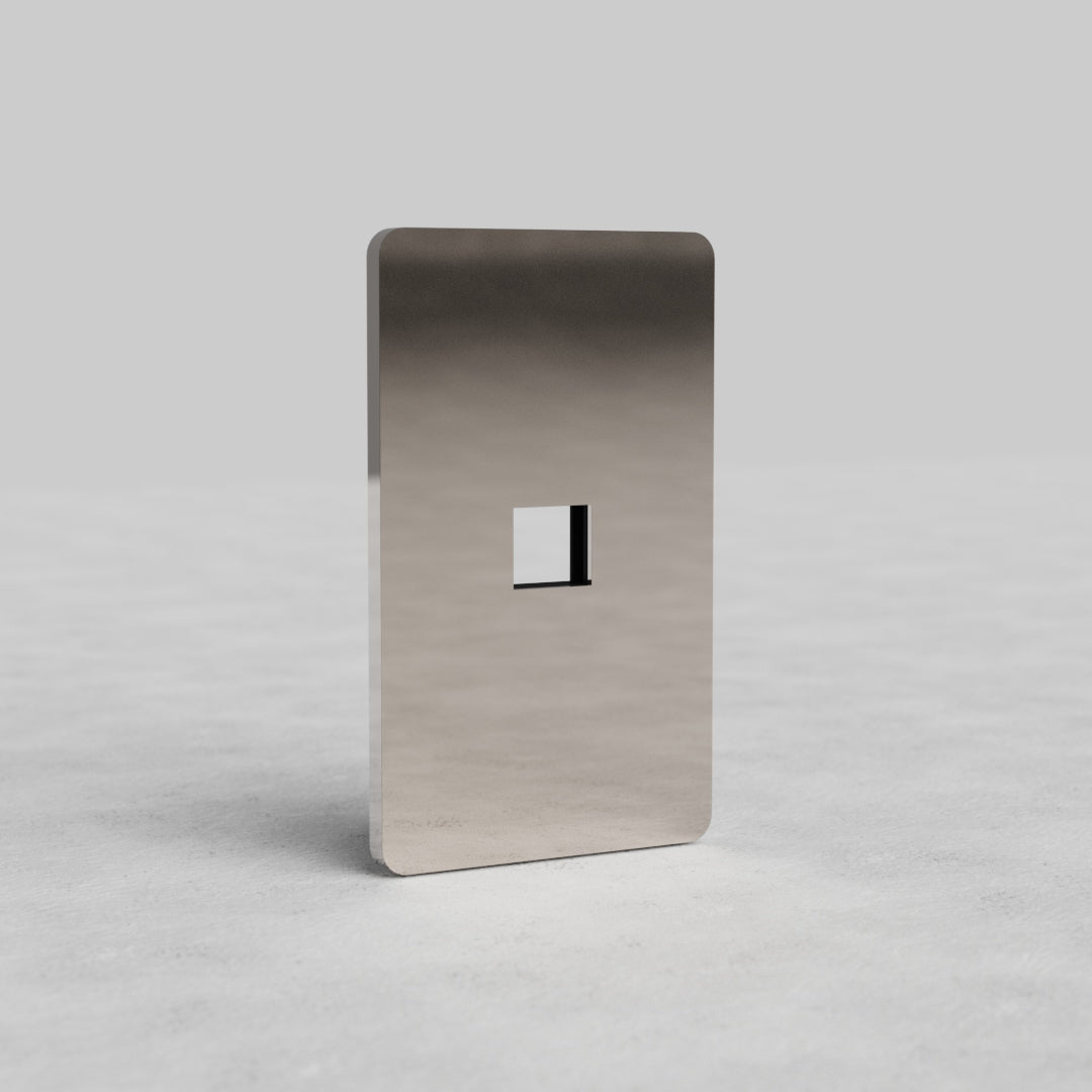 Polished Nickel 1G Keystone Plate Grove US with central keystone cutout on a light grey background.