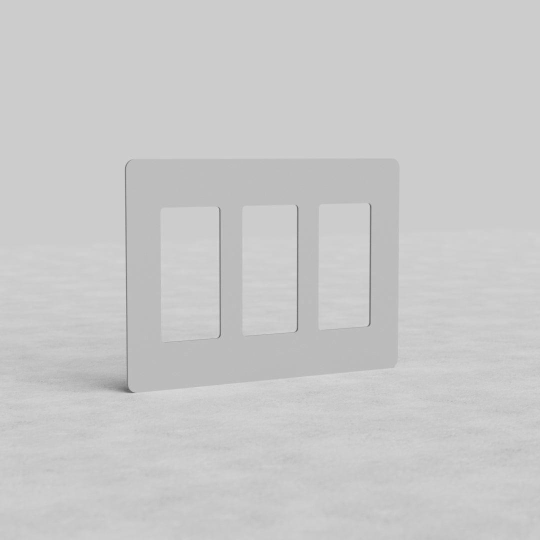 3G Outlet Plate Kew US, paintable white cover with three vertical outlet openings, suitable for customization.