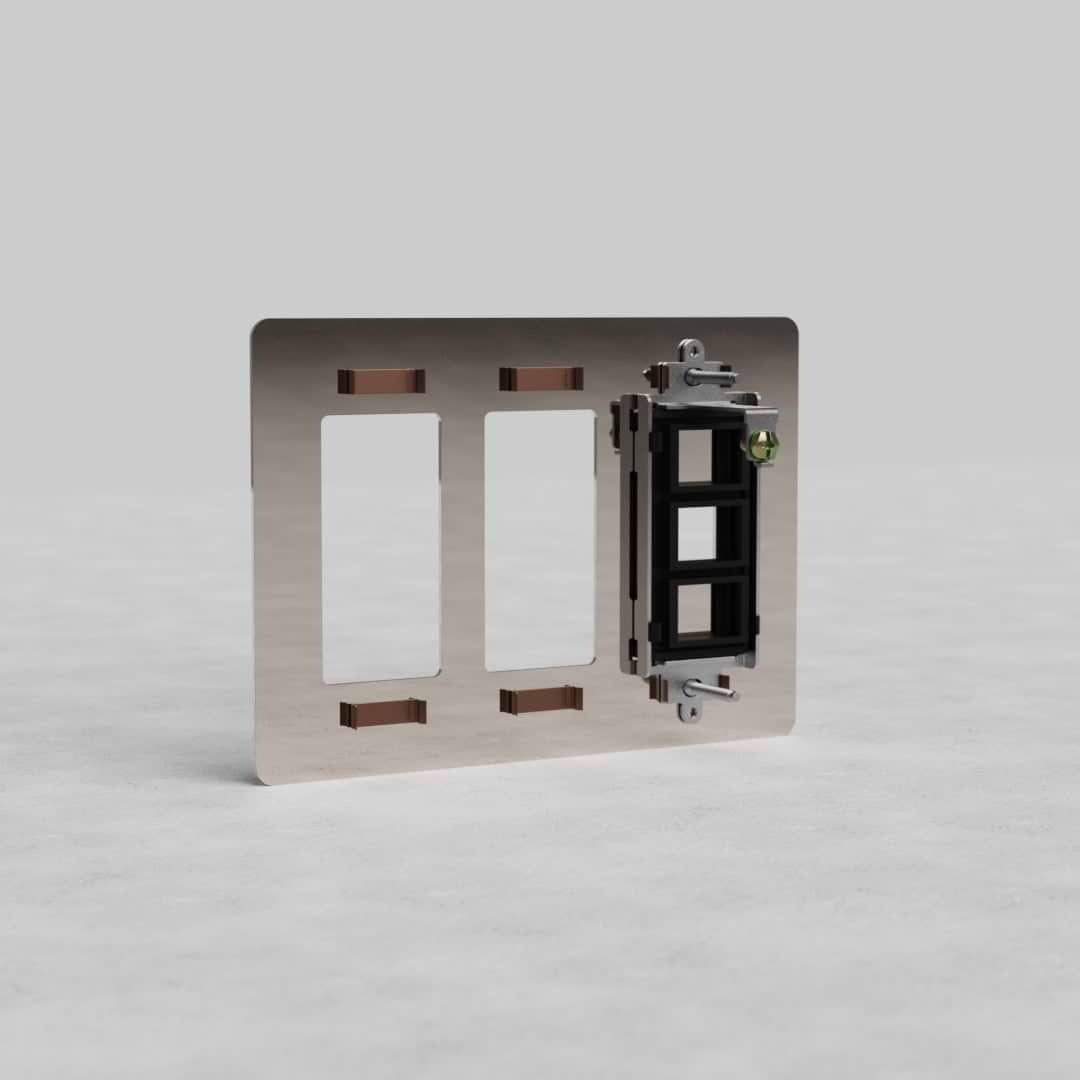 Polished Nickel 3G 2x Outlet & Keystone Plate Kew US with two outlet openings and one keystone slot.