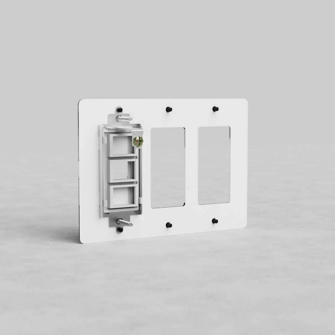 Clear 3G 2x Outlet & Keystone Plate Kew US, rectangular plate with two outlet and one keystone openings.