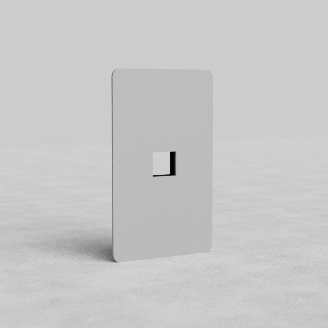 Paintable 1G Keystone Plate Kew US with a central keystone cutout, shown upright on a neutral background.