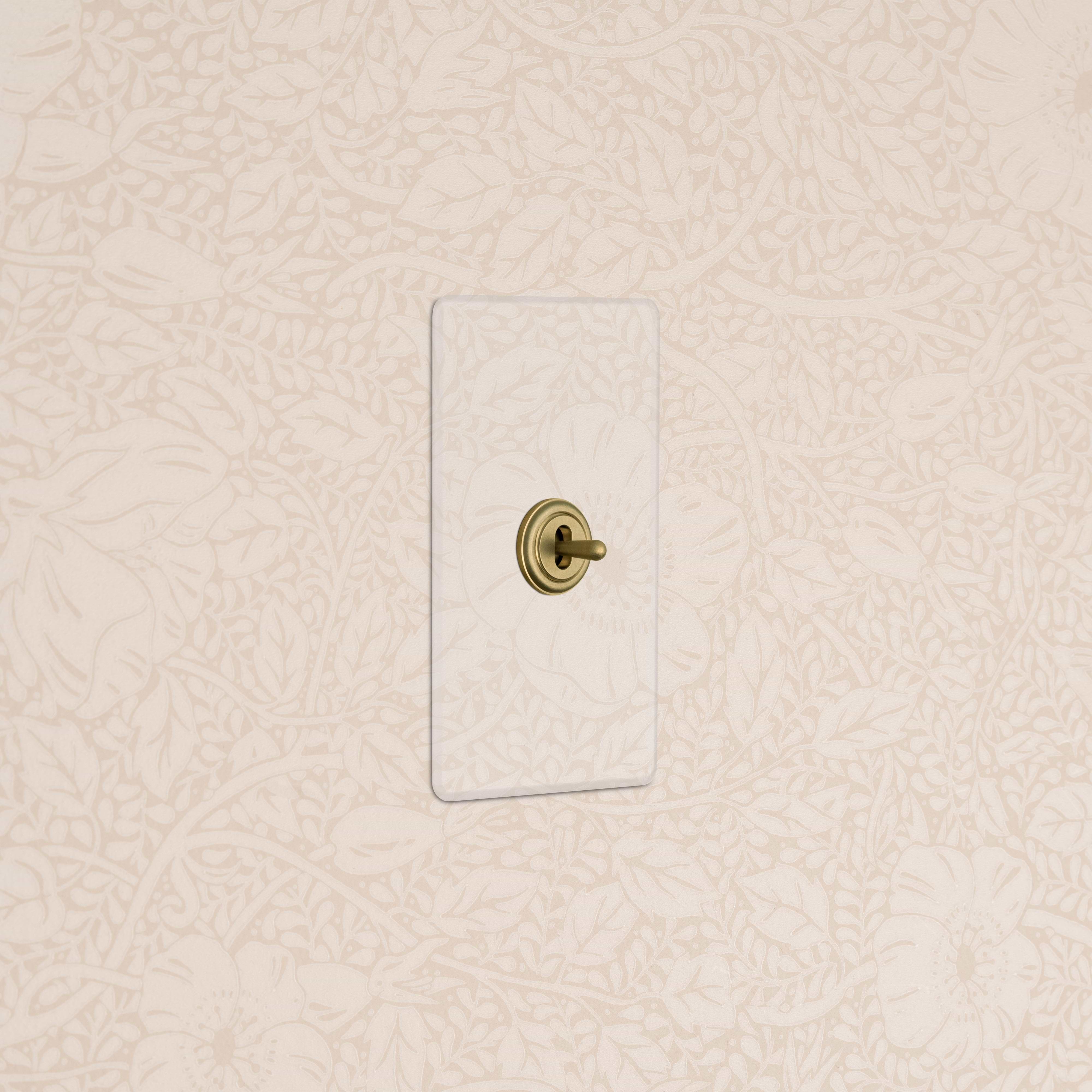 Kew 1G Center Retractive Toggle Switch - Clear Antique Brass