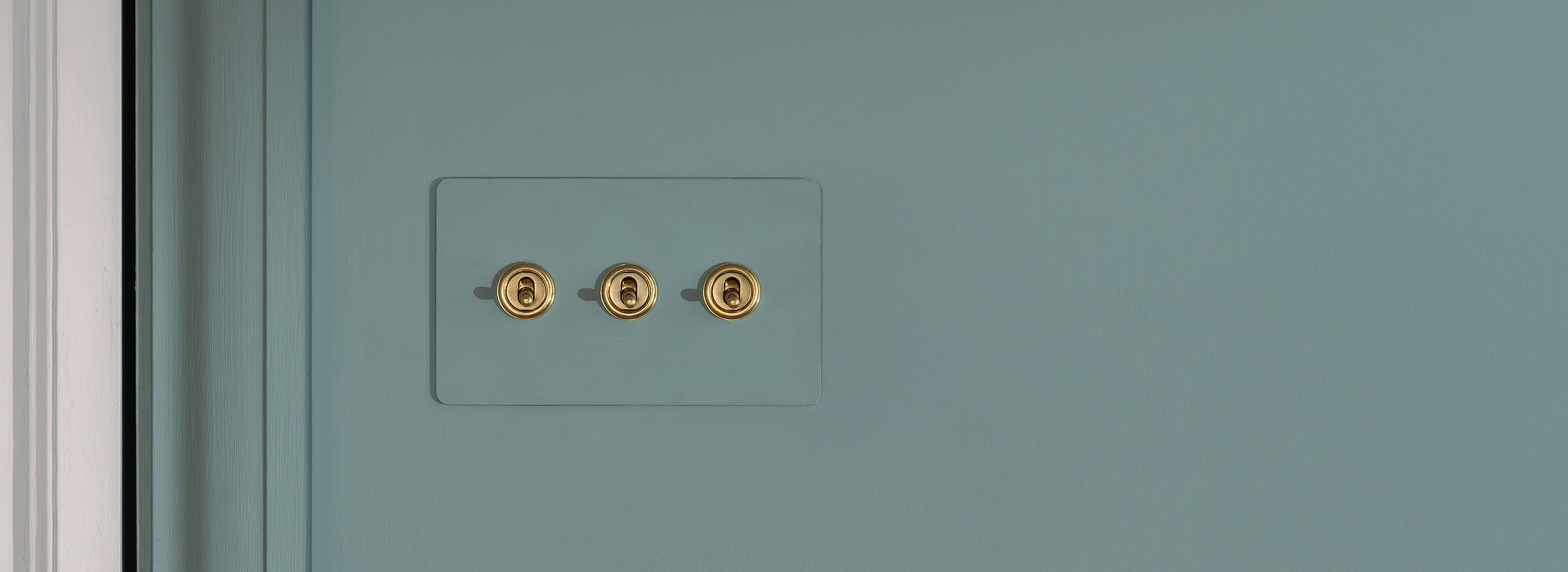 Paintable antique brass - white inserts