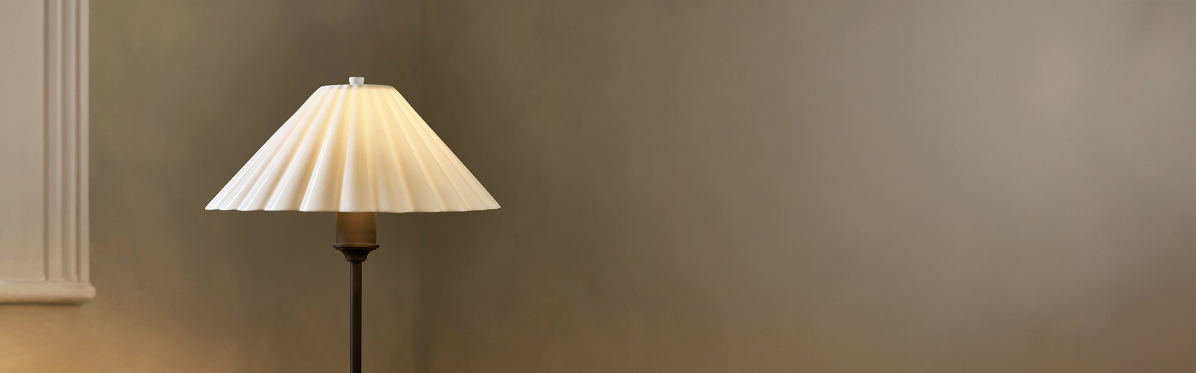 Bronze lamps & lanterns