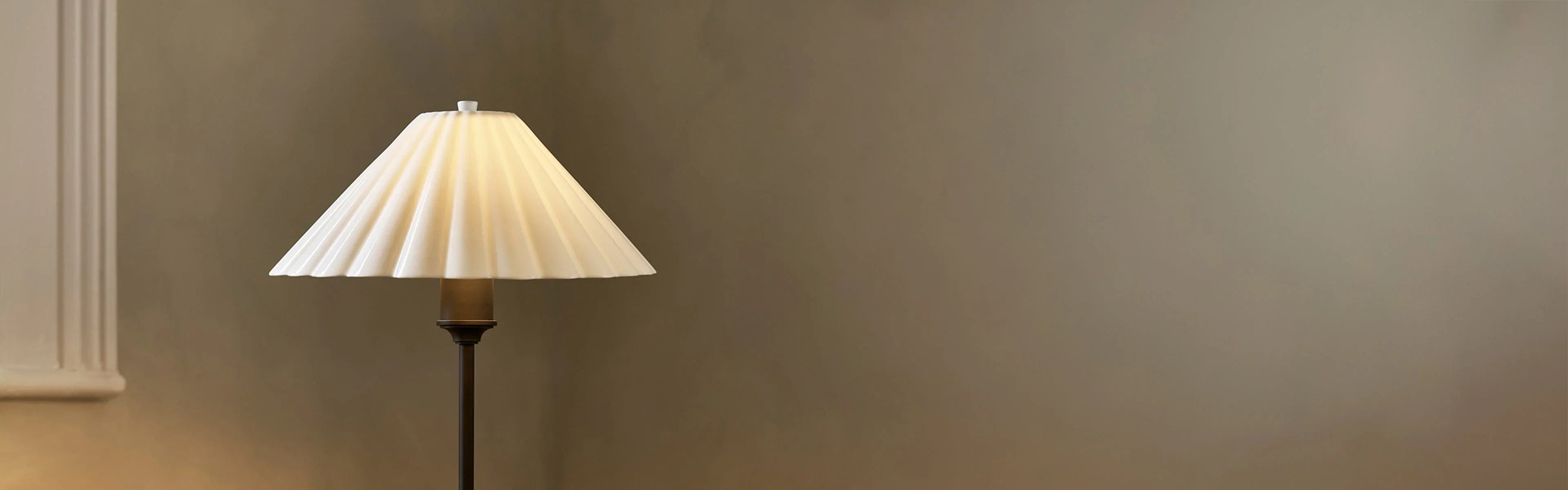 Bronze lamps & lanterns