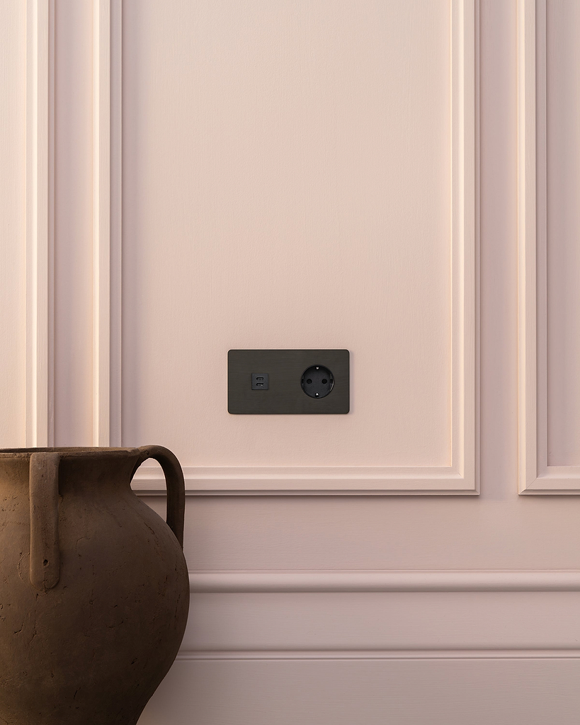 Kew Double USB-C 30W & Schuko Type F Socket Bronze Black | Sockets ...