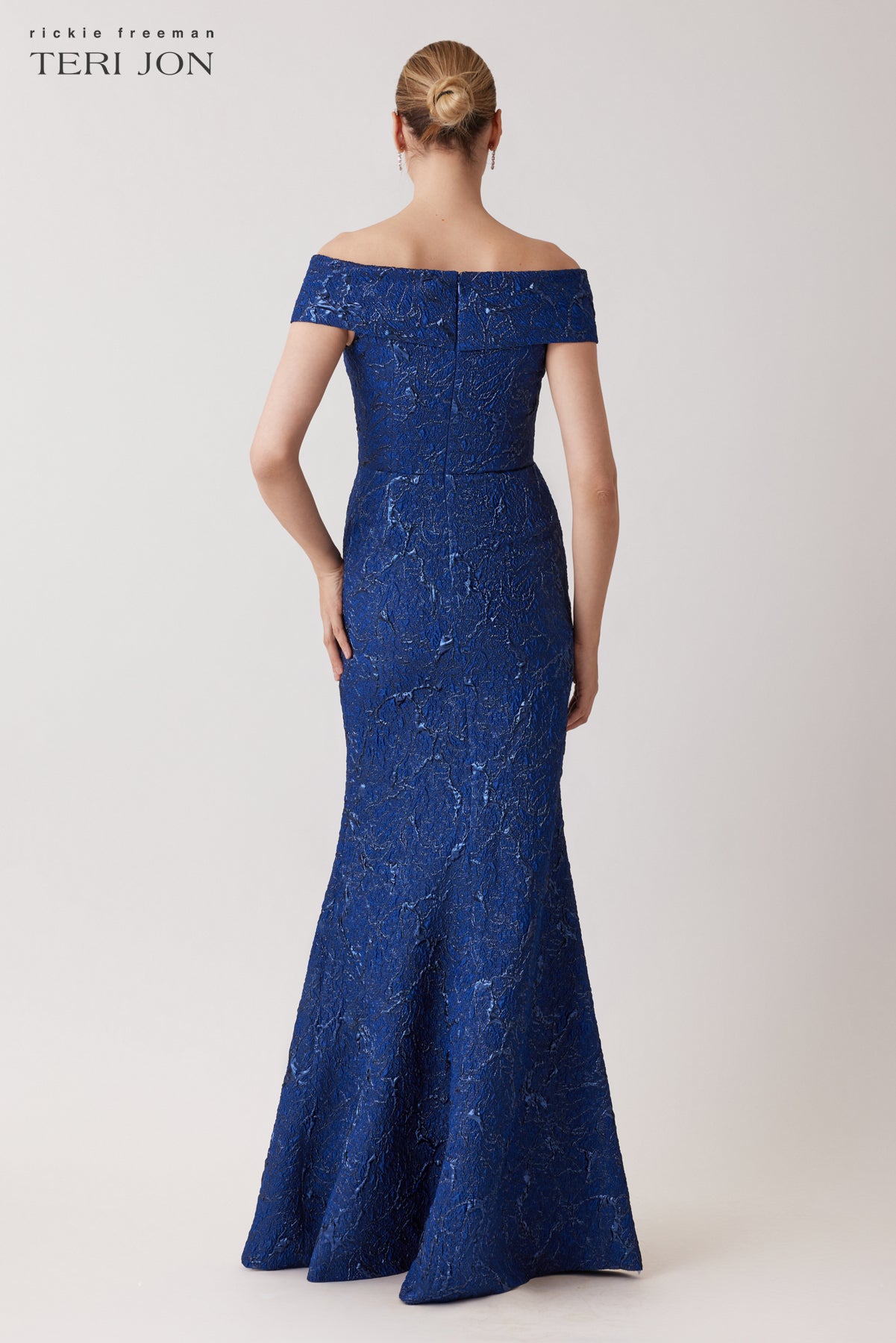 Color_Navy Multi