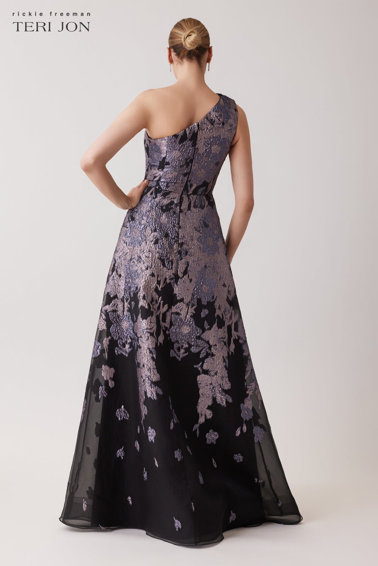 Color_Black Amethyst