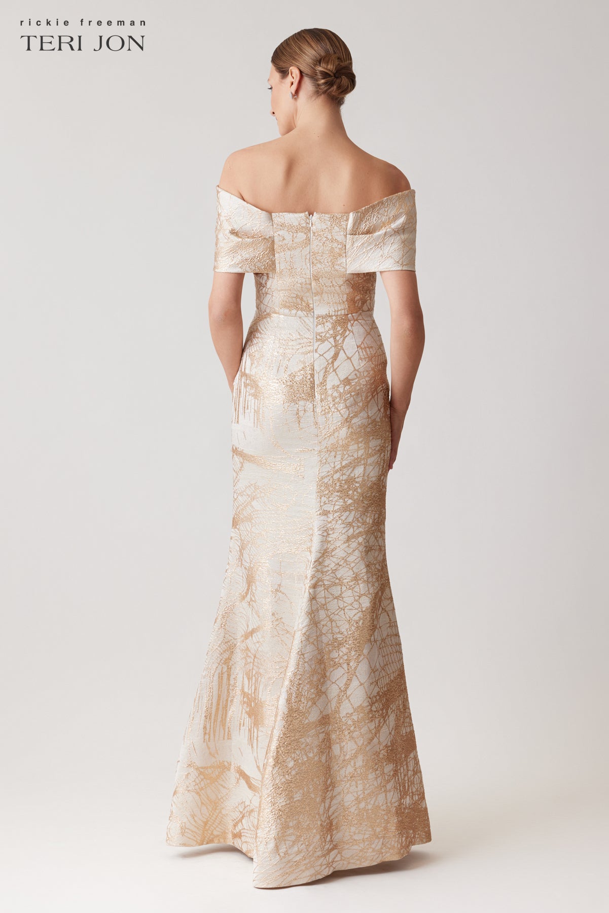 Color_Ivory/Gold