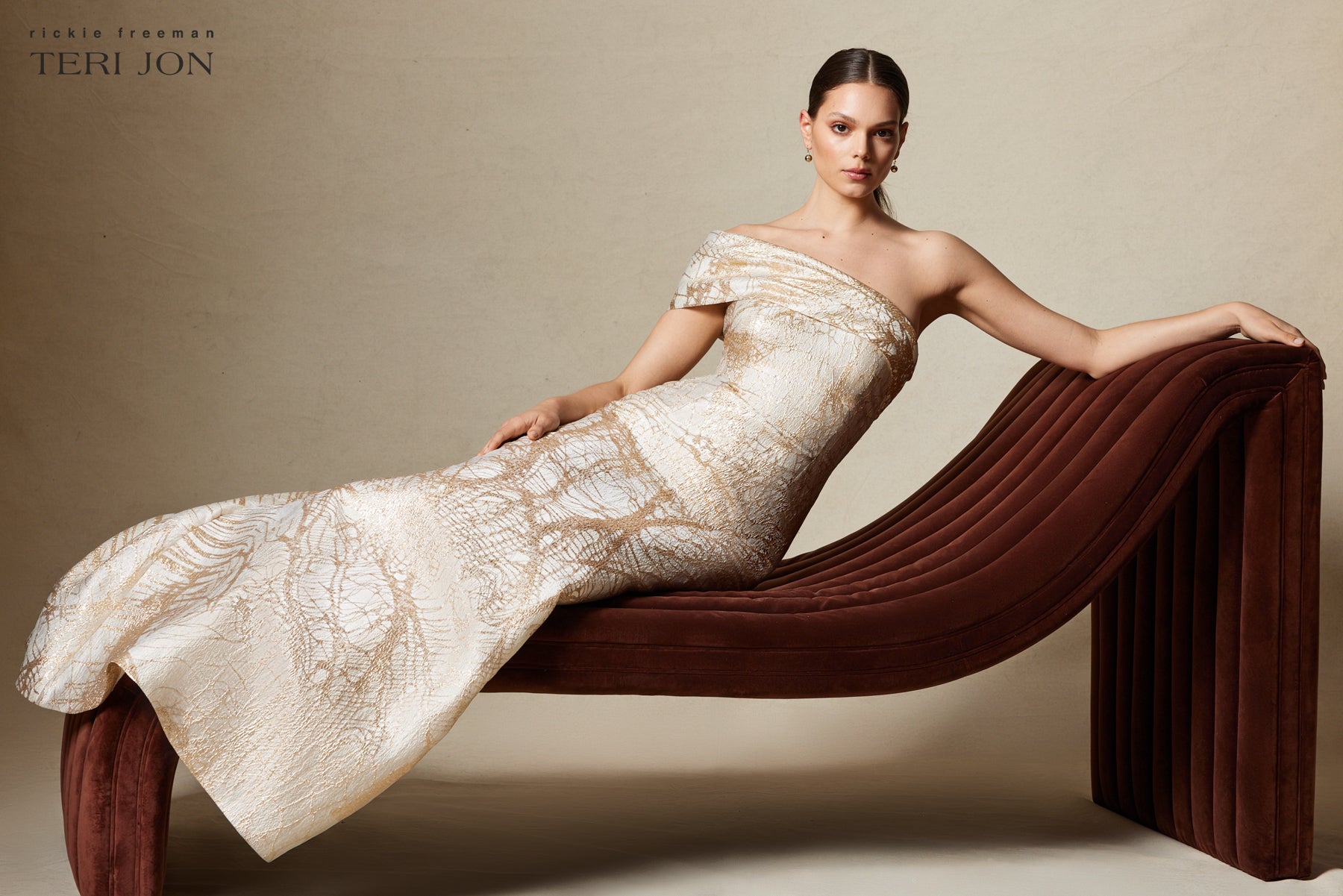 Color_Ivory/Gold