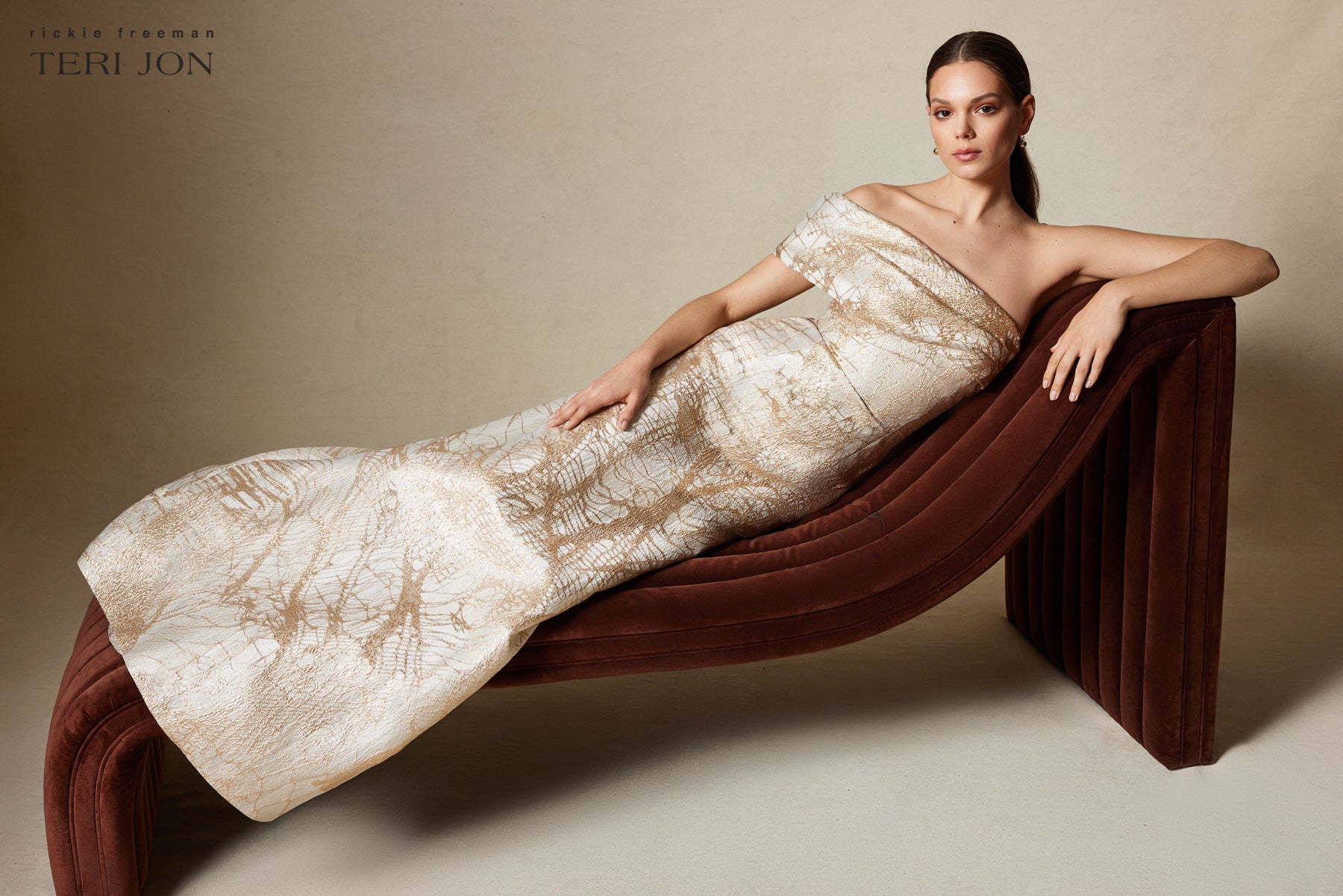 Color_Ivory/Gold