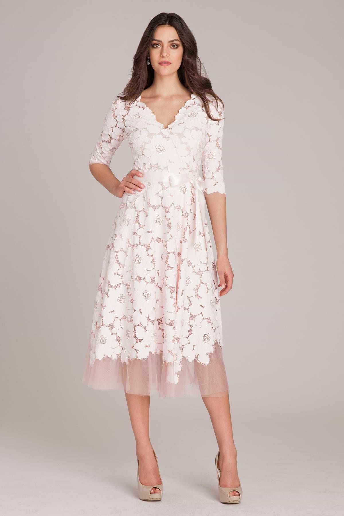 Embrace Winter Elegance: Dresses for the Holiday Season Terijon.com Embrace Winter Elegance: Dresses for the Holiday Season Terijon.com