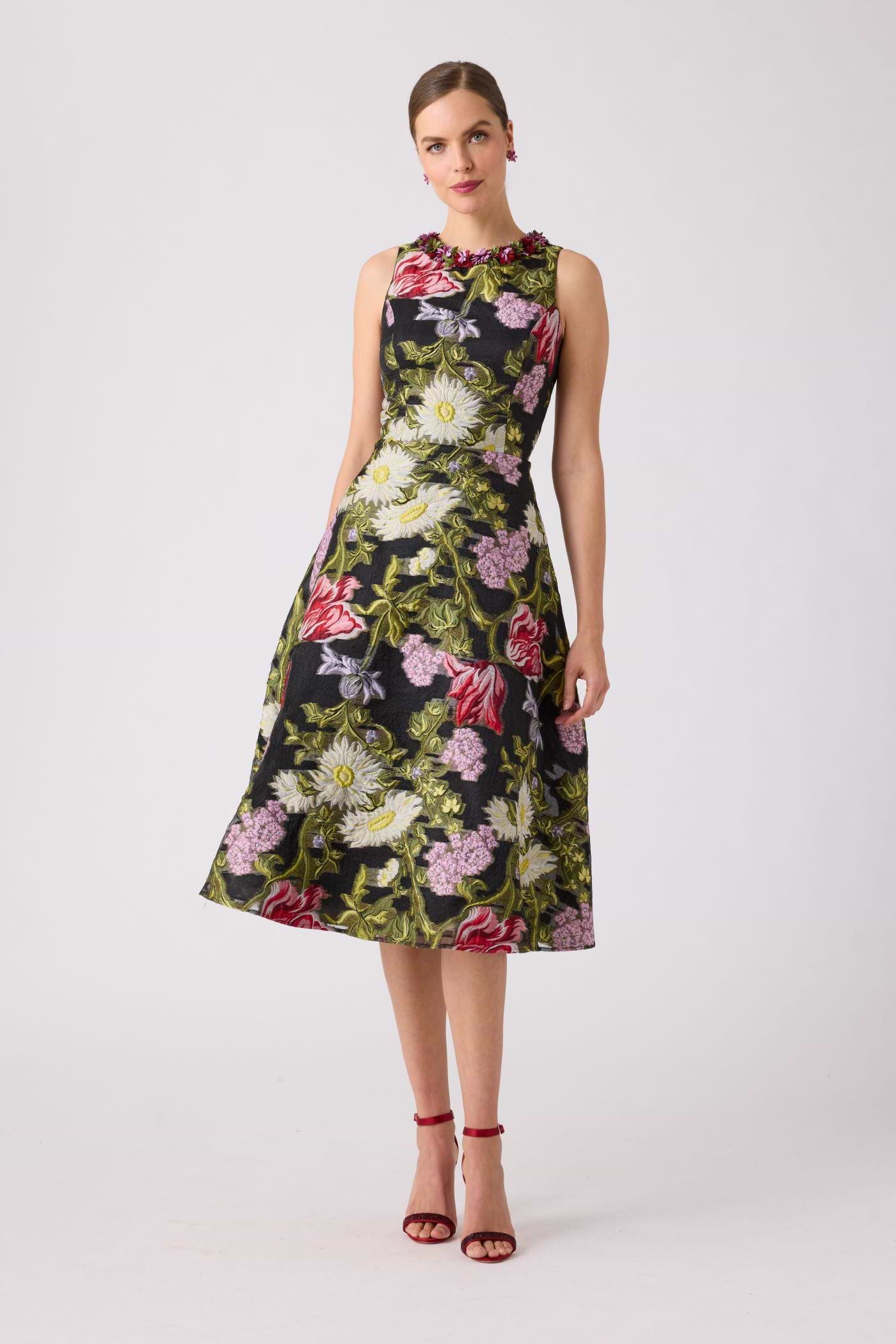 What To Wear to a Graduation Party Terijon.com What To Wear to a Graduation Party Terijon.com