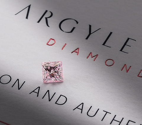 LEIBISH 0,54 Karat ausgefallener intensiver purpurrosa Diamant in Prinzessform, Argyle-Diamant