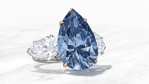Bleu Royal – 17,61 ct Fancy Vivid Blue IF Birnenform