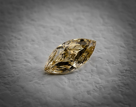 LEIBISH Ein 2,01 Karat ausgefallener braungelber Diamant in Marquiseform