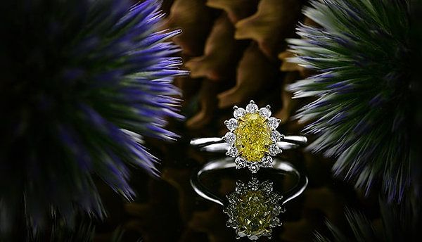 LEIBISH 1.35 carat Fancy Yellow Oval Diamond Engagement Ring