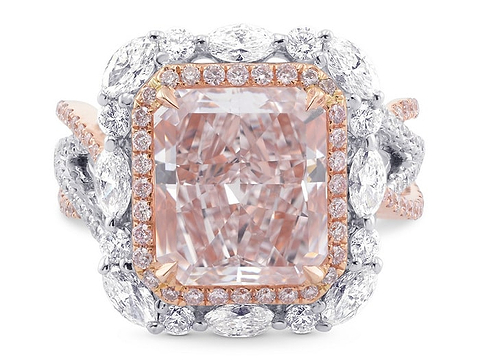 4,04 ct Fancy Pink Mittelstein angeboten von LEIBISH