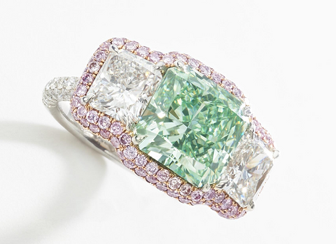 Seltener und äußerst wichtiger Fancy Intense Green Diamantring