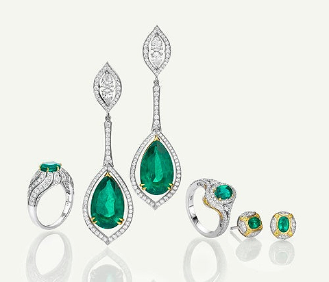 LEIBISH Emerald jewelry with very similar carat weight and size of the center stones