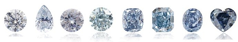 Verschiedene Intensitäten natürlicher blauer Diamanten