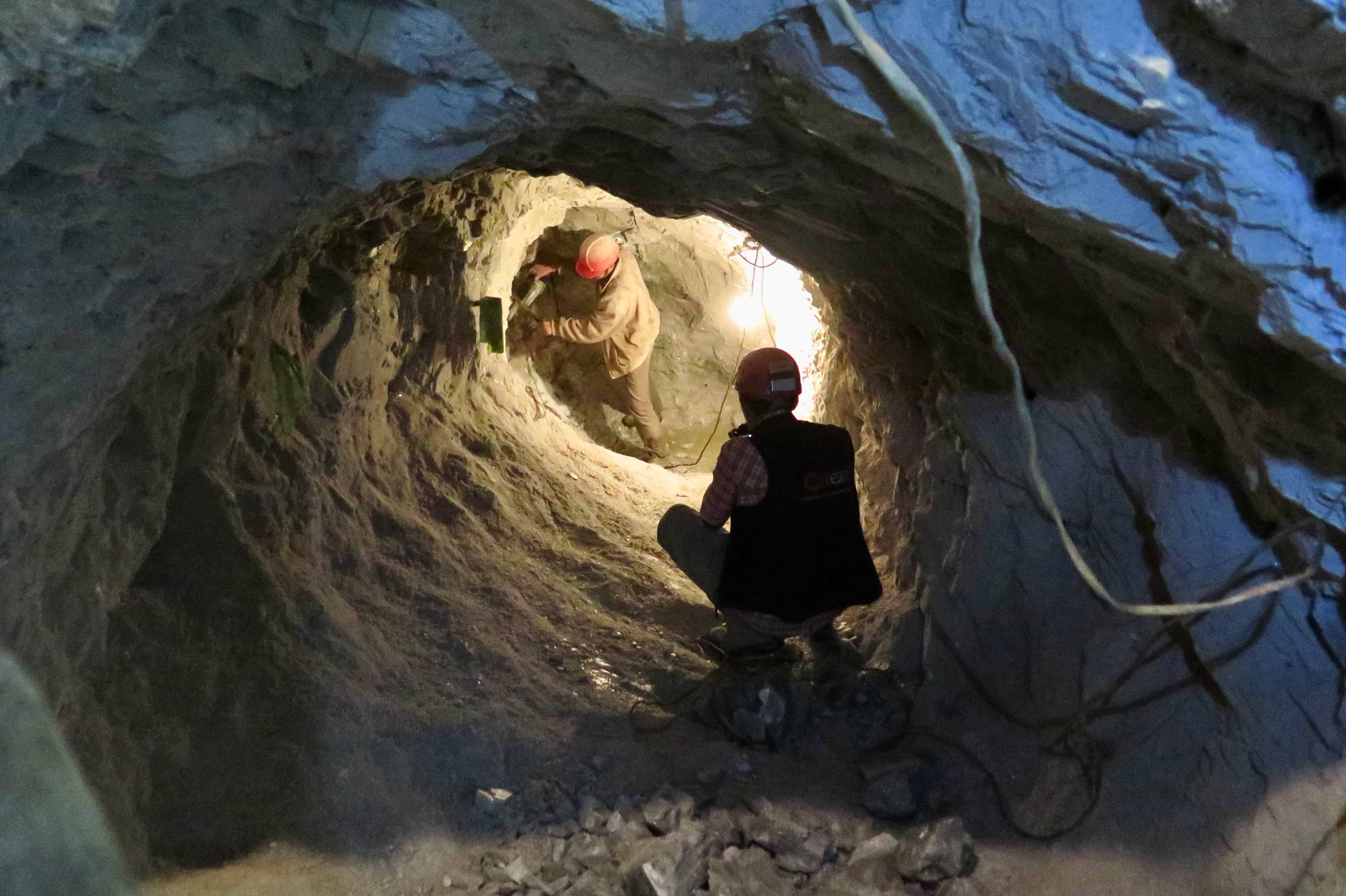 Inside the Kadoke-tat mine