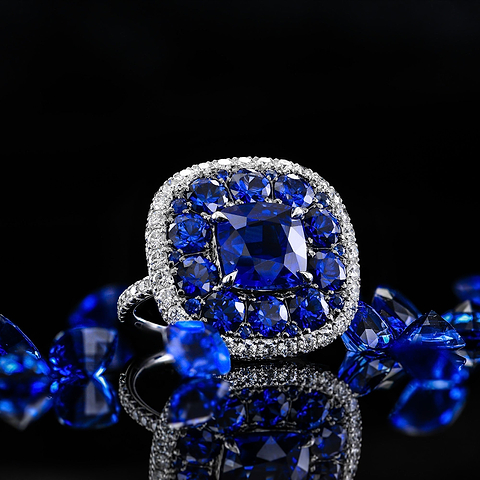 LEIBISH – Außergewöhnlicher Doppel-Halo-Ring mit königsblauem Saphir und weißen Diamanten