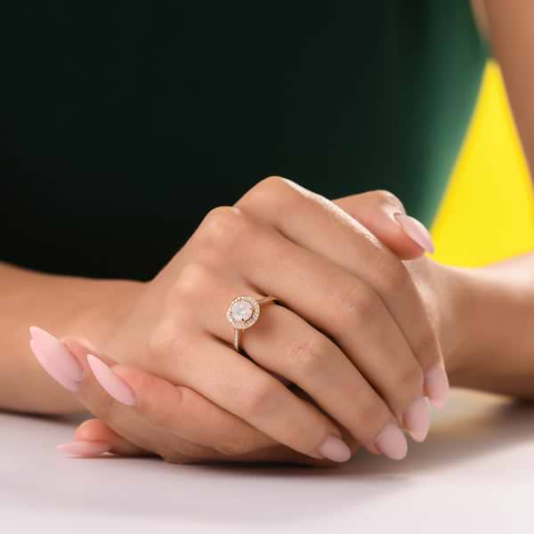 About Natural Fancy White Diamonds