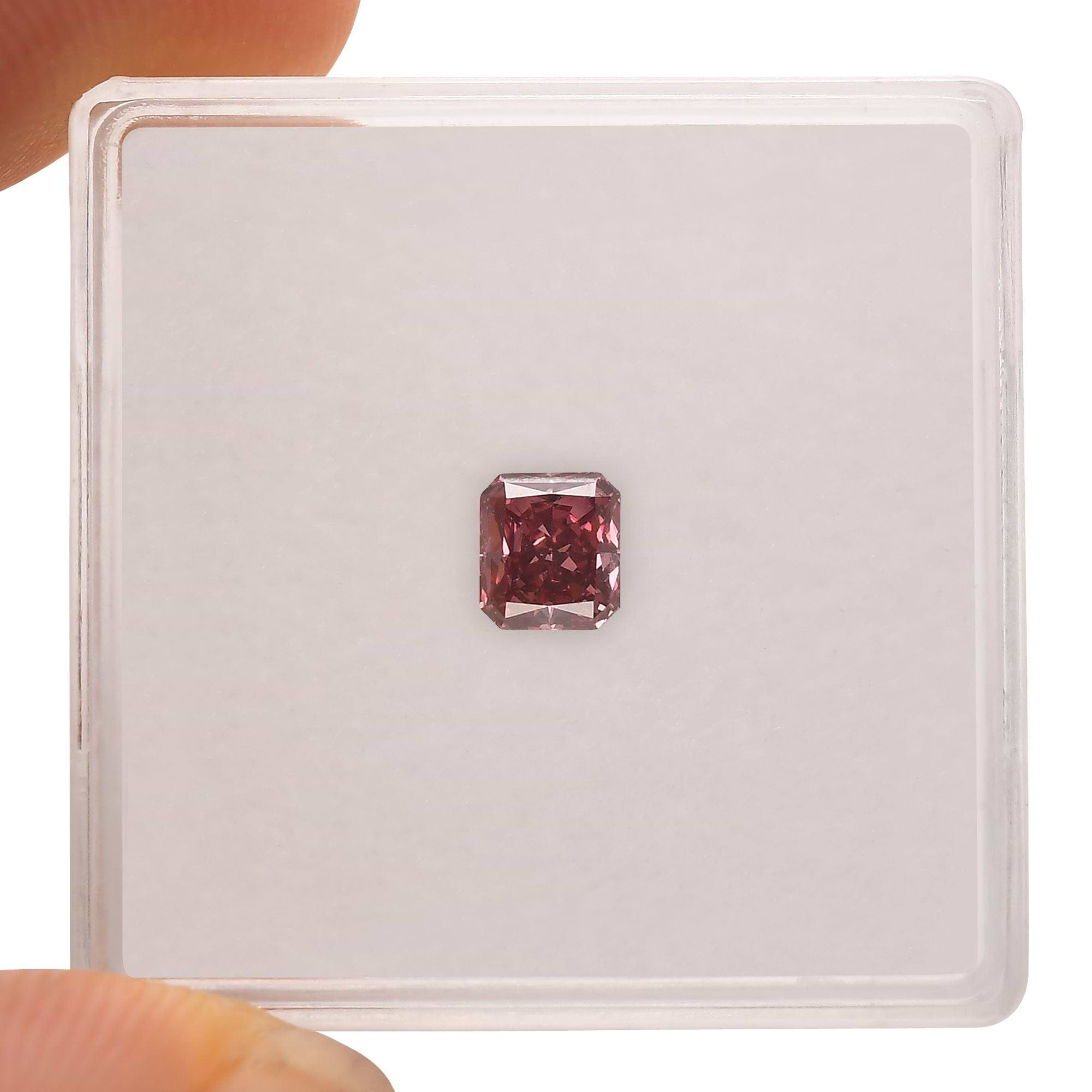 0.38 Carat Fancy Red Radiant Diamond VS2 GIA | LEIBISH