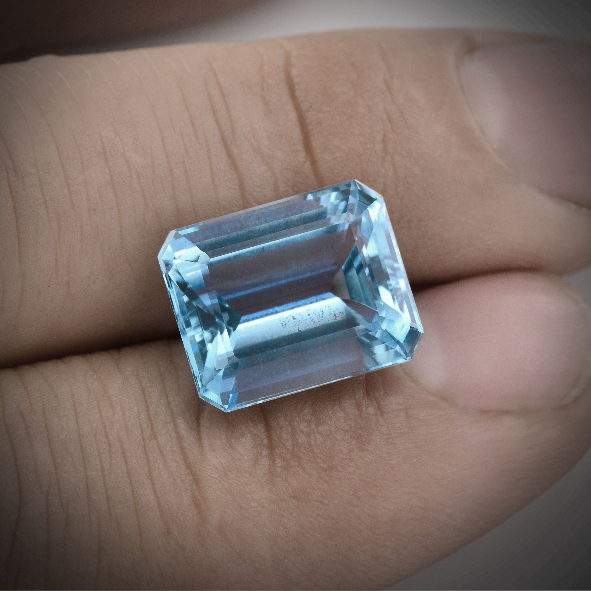 8.57 Carat Blue Emerald Aquamarine | LEIBISH