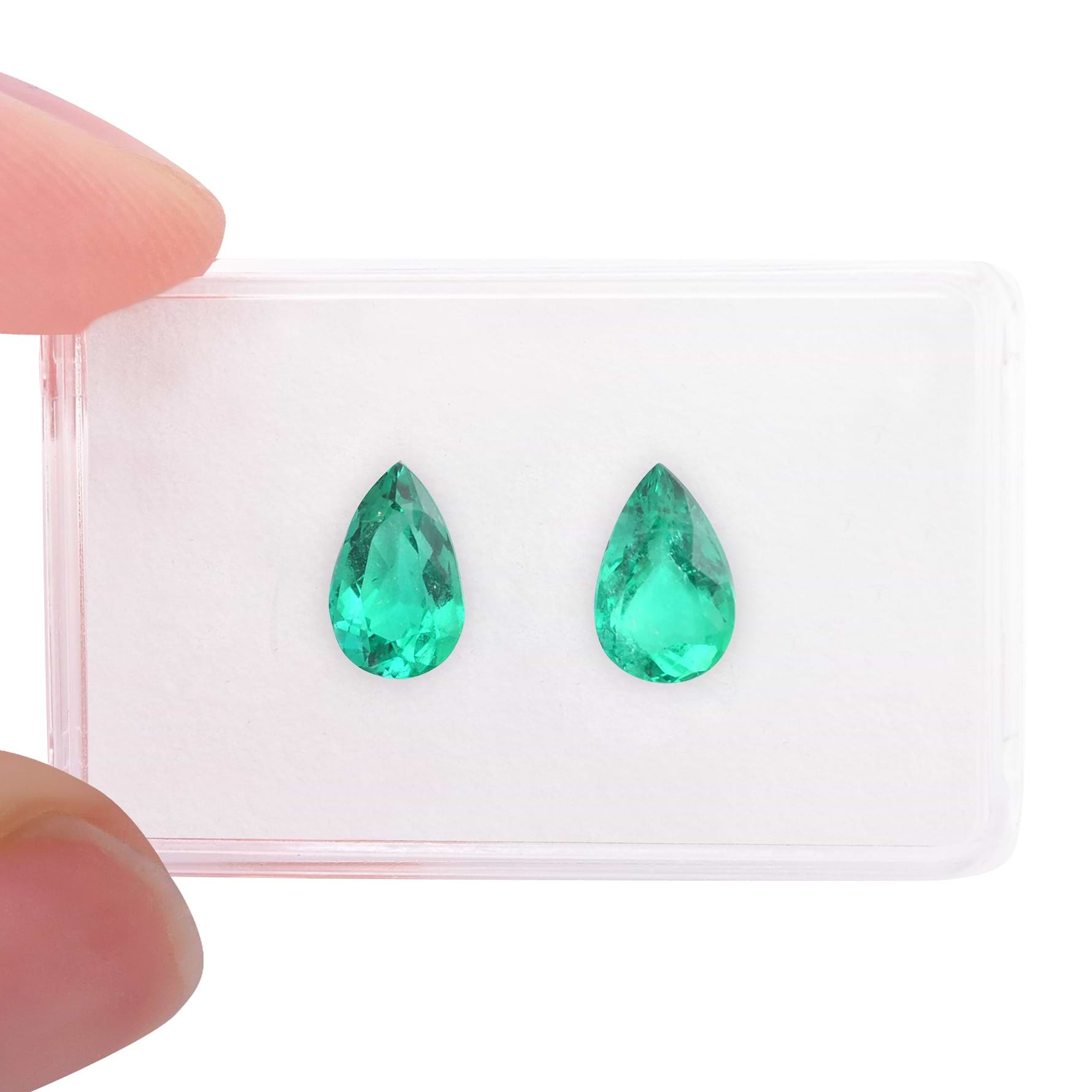 7.60 Carat Green COLOMBIAN Pear Emerald CD