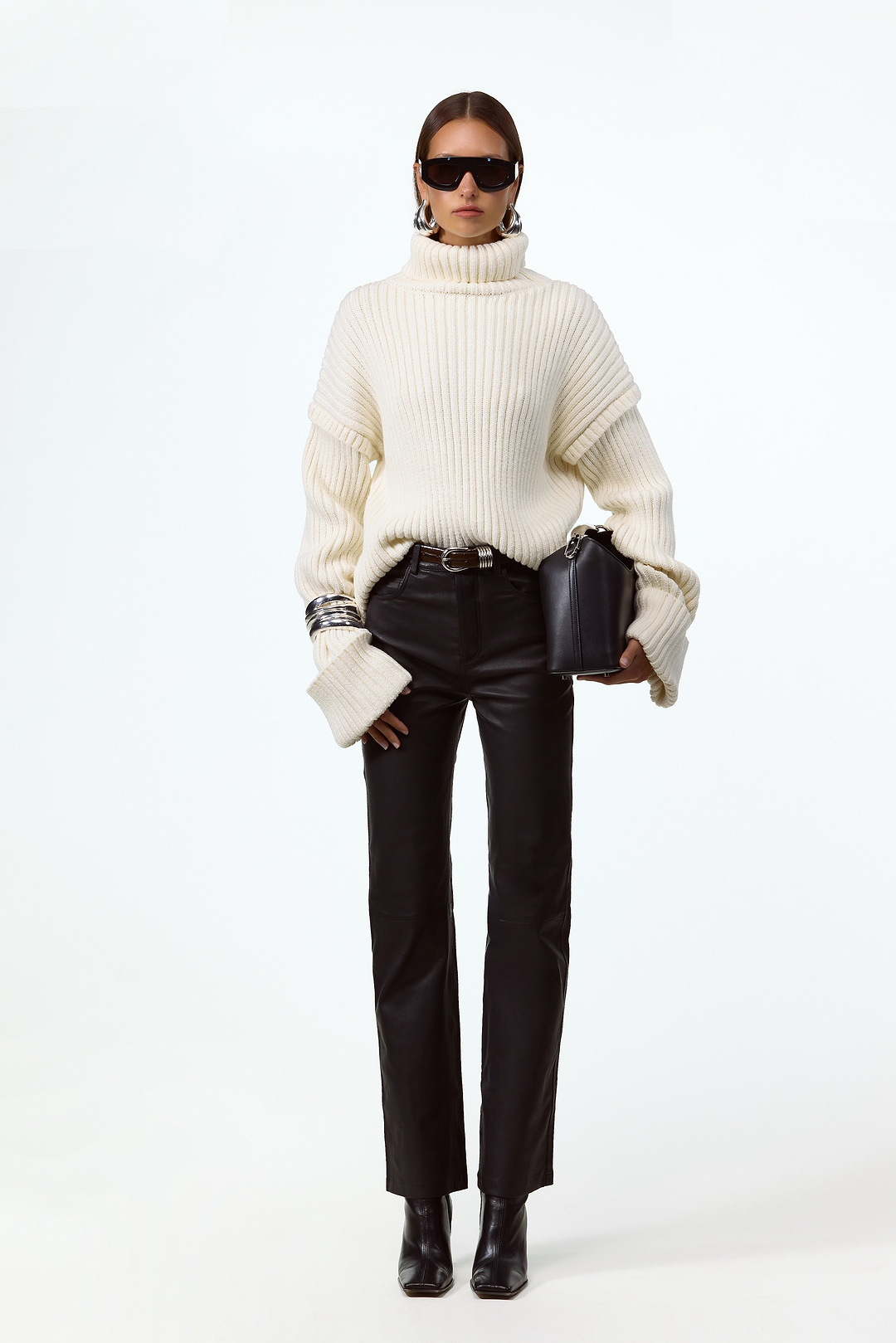 Oversized Ribbed Wool Sweater (Cream)