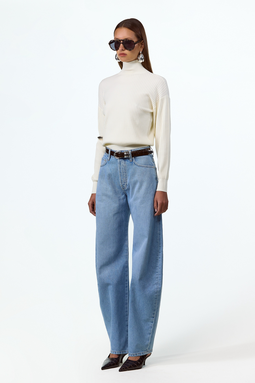 Relaxed Ribbed Turtleneck (Cream)