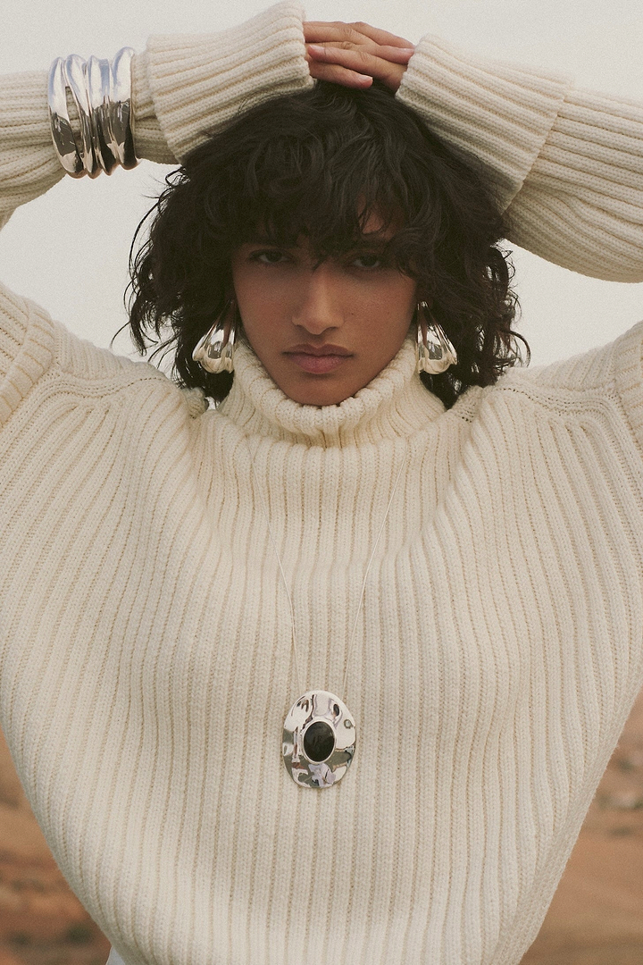 Oversized Ribbed Wool Sweater (Cream)