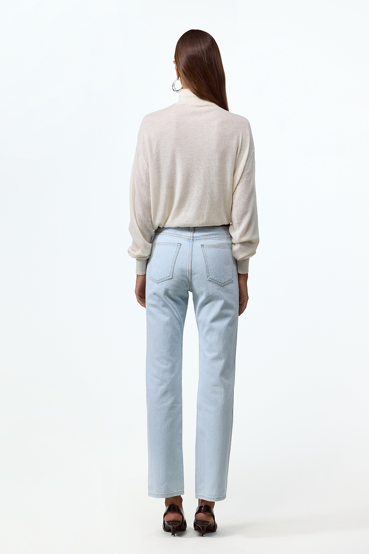 The Straight Ankle Jean (Vintage Light)