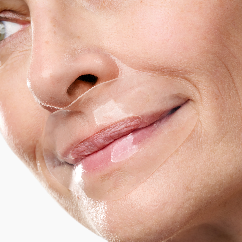 Woman wearing the hydrogel lip mask and key features listed
