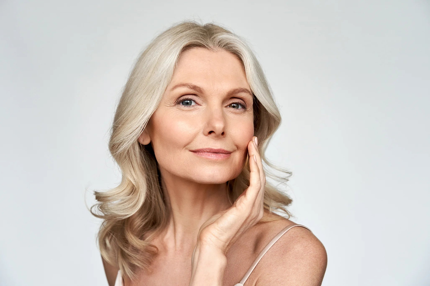Come invecchiamo: i migliori dispositivi per la cura della pelle a 60-70 anni