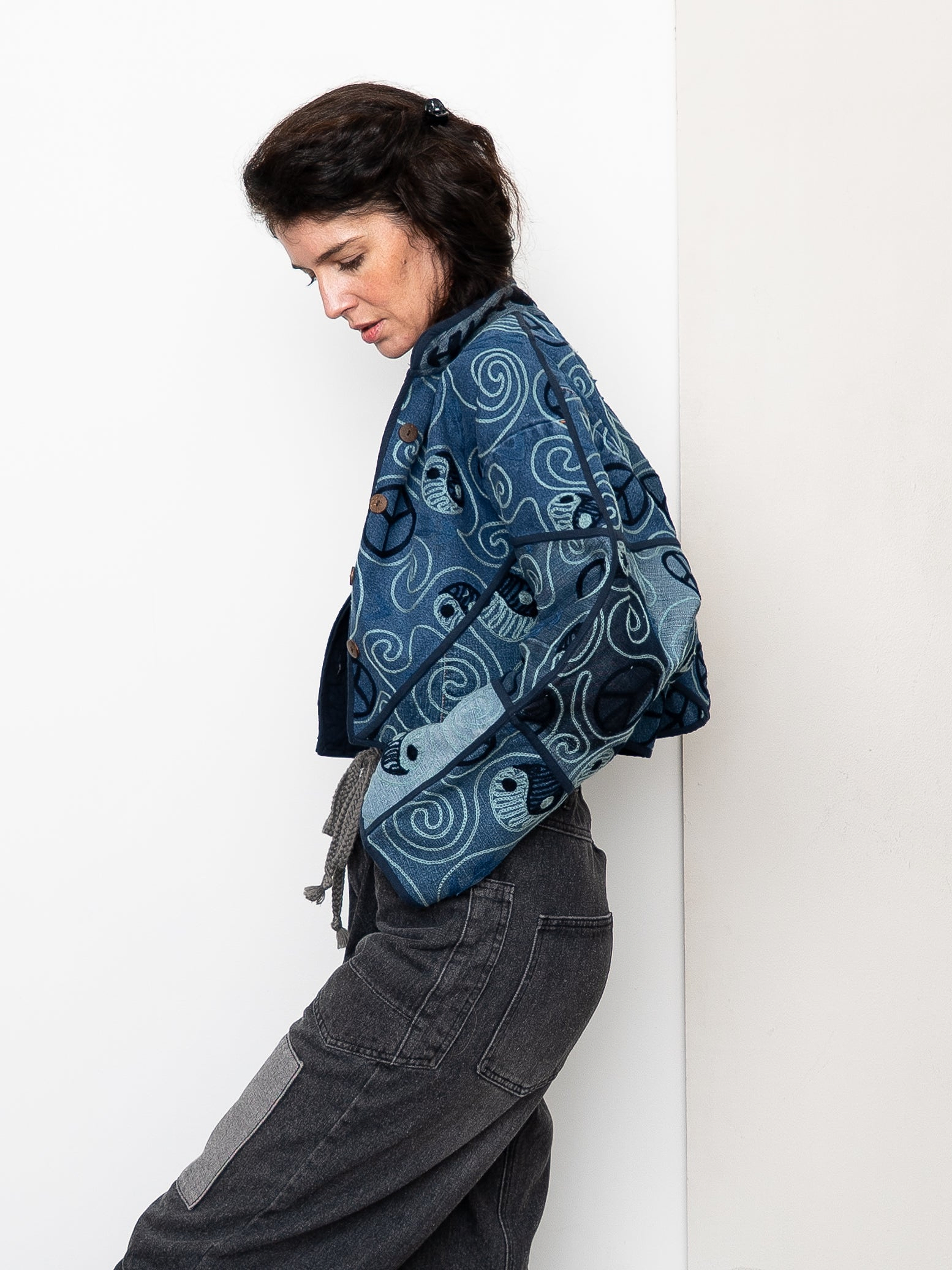 The Kaira Cropped Denim Suzani Jacket - Medium
