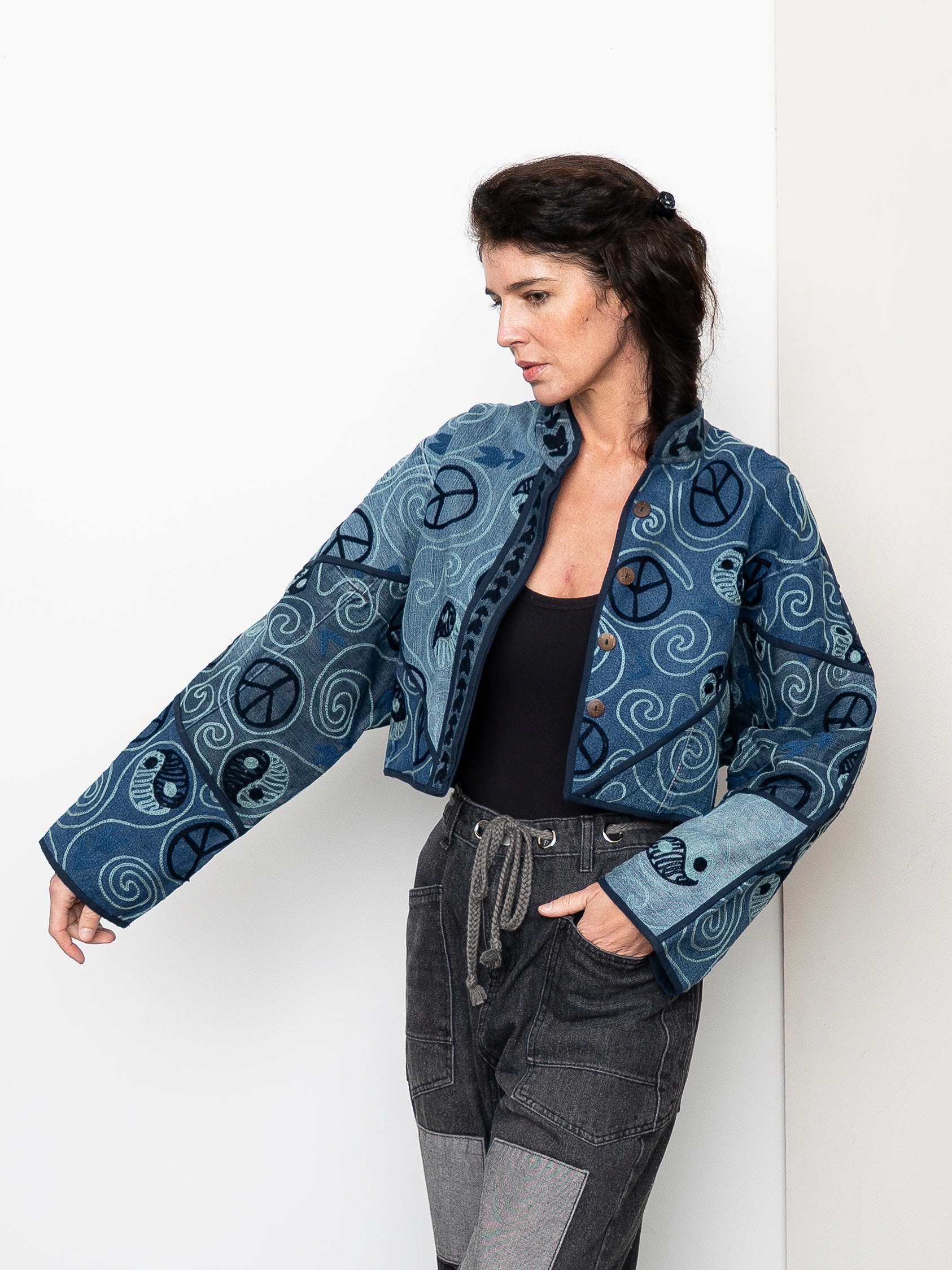 The Kaira Cropped Denim Suzani Jacket - Medium
