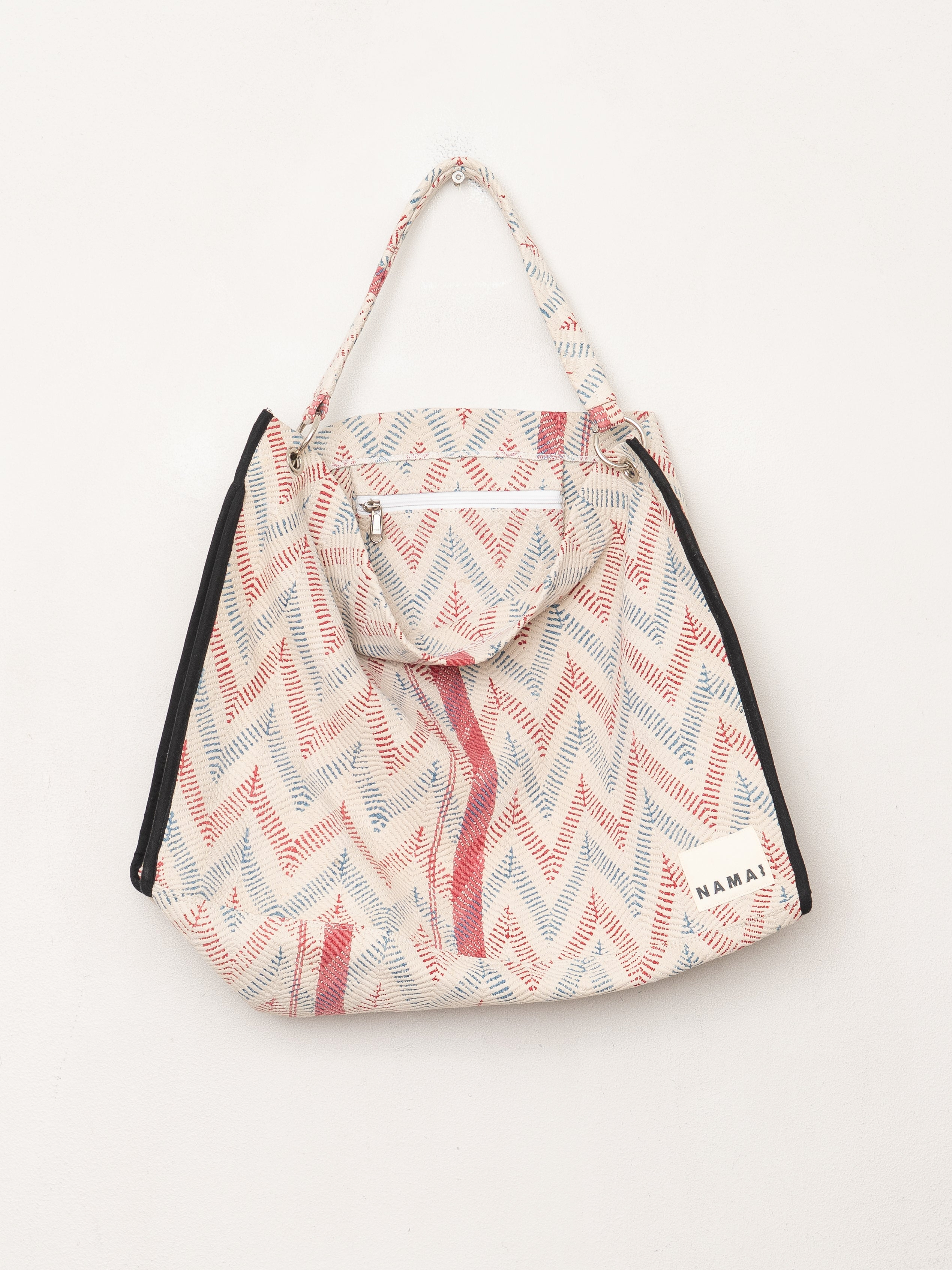 The Sakshi Quilted Shoulder Bag - Sample
