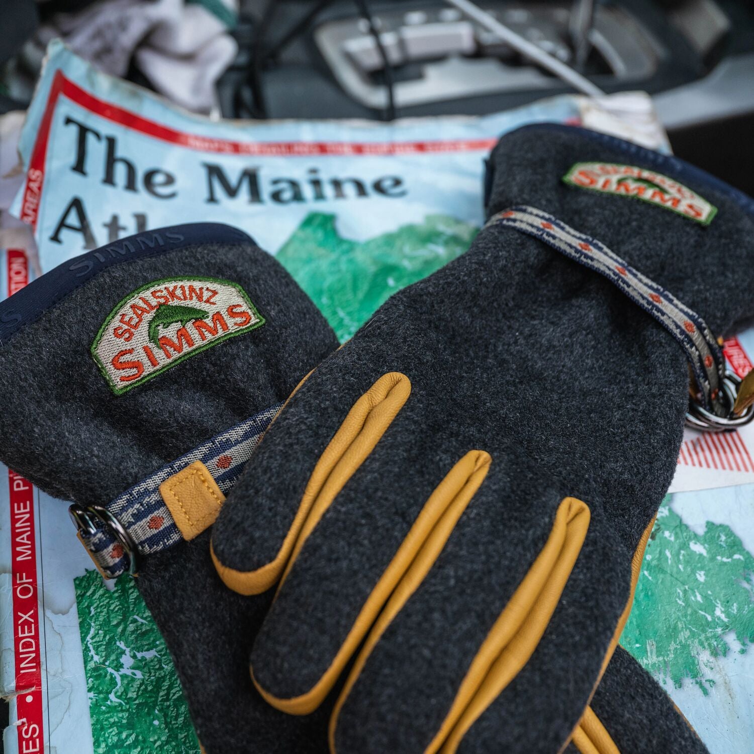 2025--Sealskinz-250 - Medium.jpg__PID:b5d040ad-2419-4d91-b0ee-b38ed9adc528