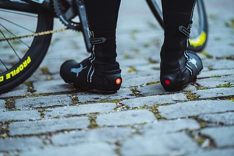 Should overshoes be worn under or over tights? - BikeRadar