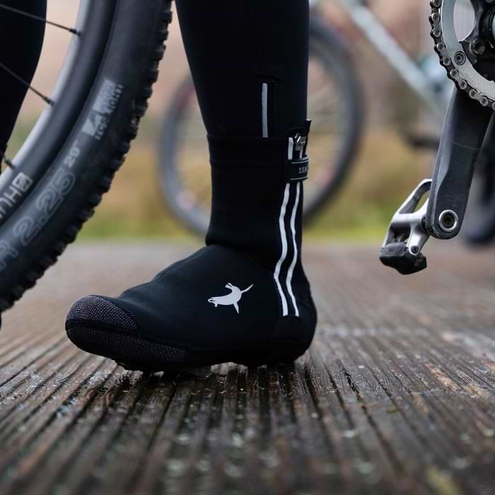 A Beginner's Guide to Cycling Overshoes - Sealskinz EU