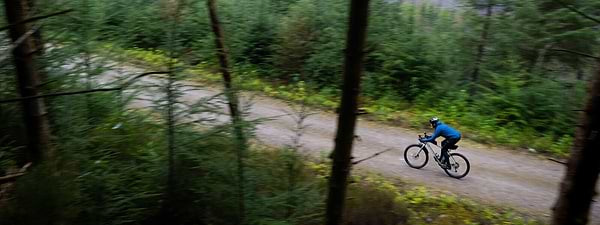 What is Gravel Cycling? - Sealskinz EU