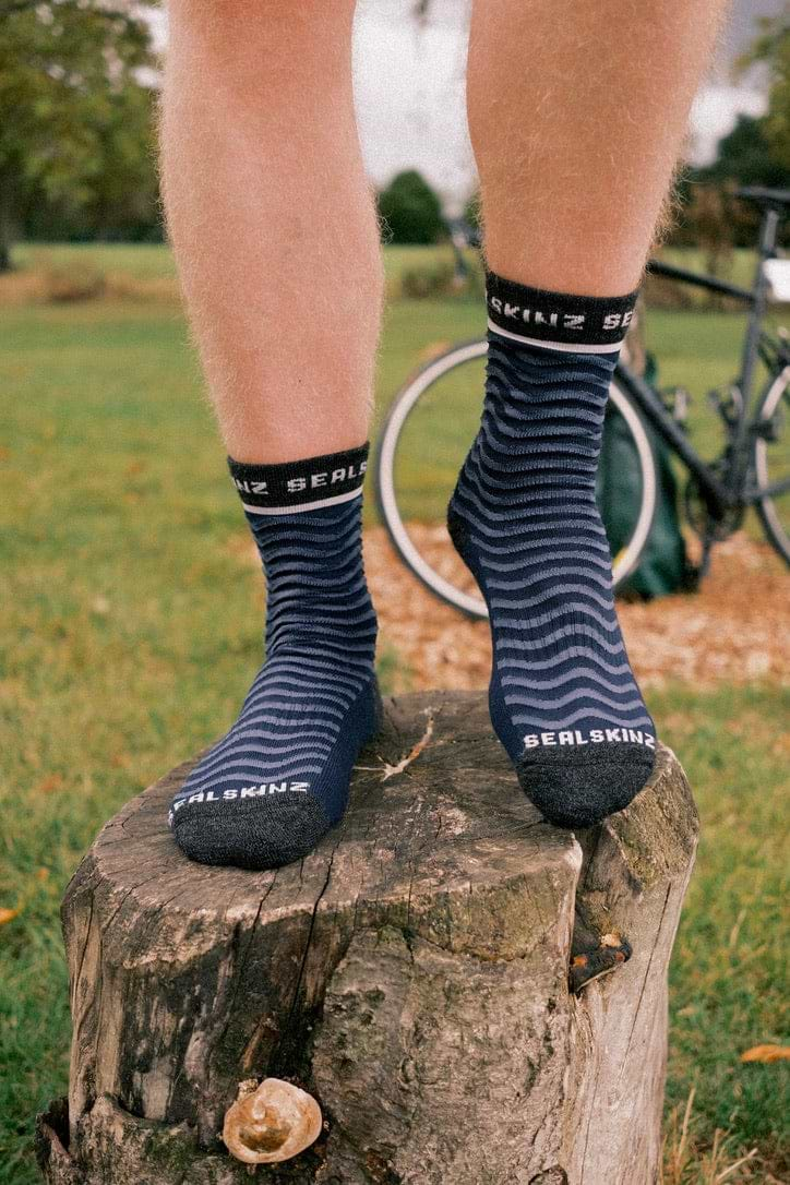 Sealskinz cycling sale socks