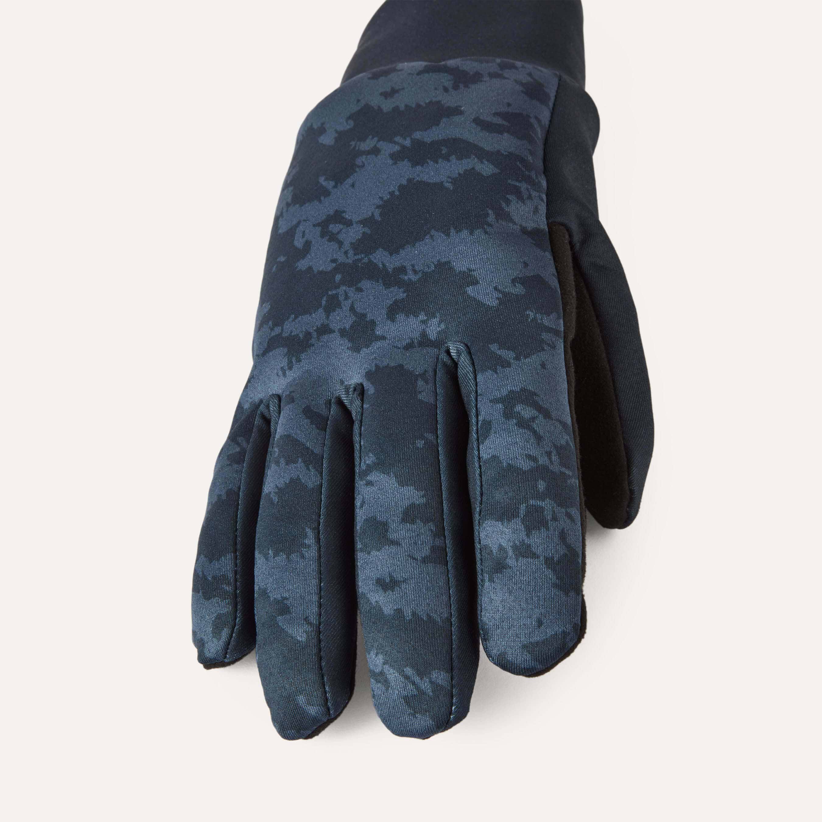 North face top camo gloves