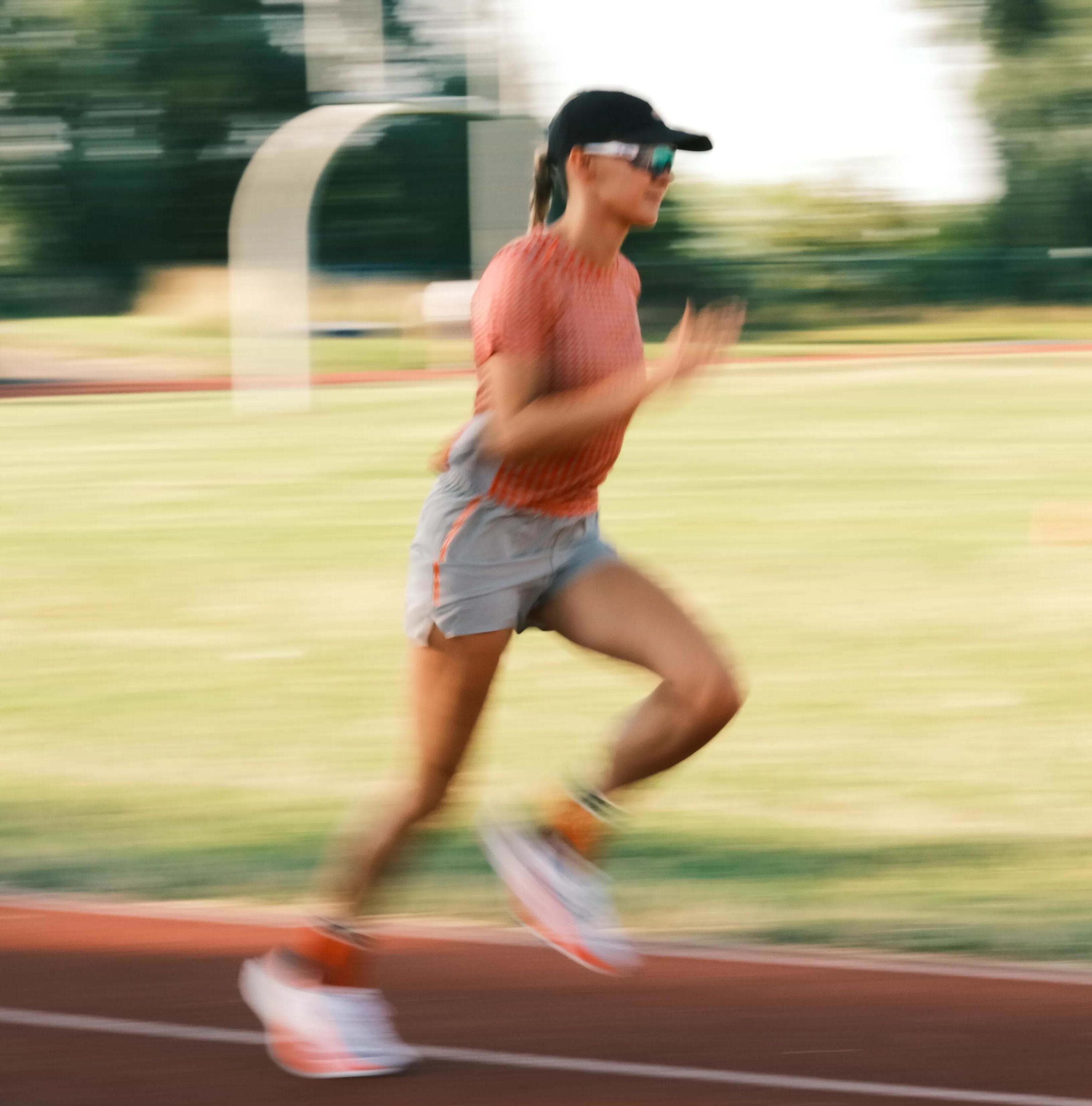 On court shorts Mサイズ シェルトン Men's Court Shorts | White | On Canada